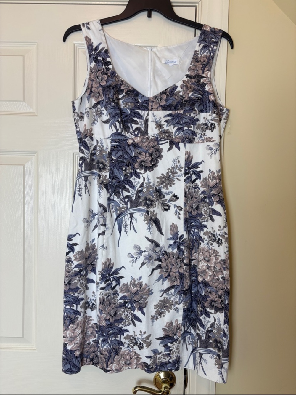 Simone Sleeveless Dress in Antique Color Floral Print size 14
